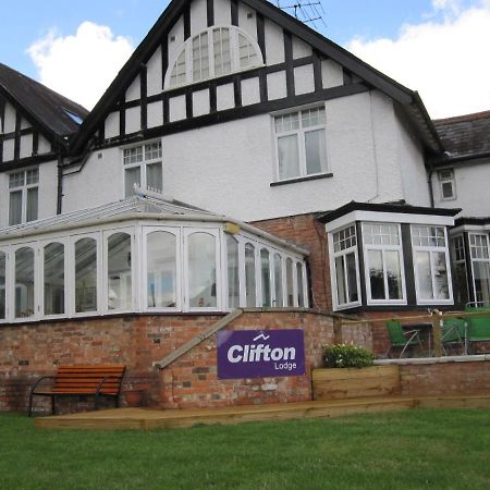 Clifton Lodge Hotel High Wycombe Esterno foto