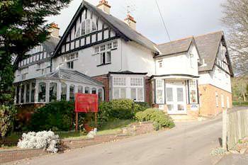 Clifton Lodge Hotel High Wycombe Esterno foto