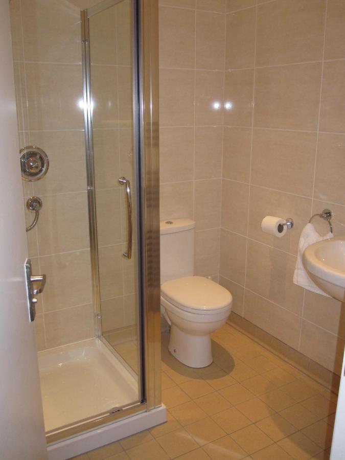 Clifton Lodge Hotel High Wycombe Esterno foto